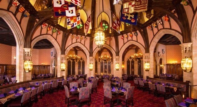 Como é o restaurante Cinderella's Royal Table na Disney