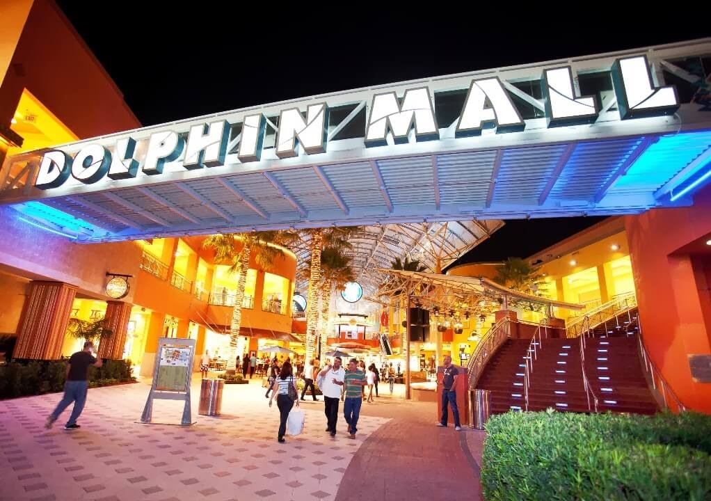Shopping Dolphin Mall Miami