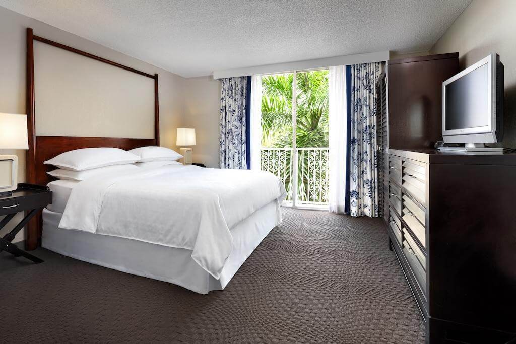Sheraton Suites Fort Lauderdale at Cypress Creek: quarto