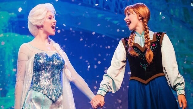 Elsa e Anna no Show do Frozen no Disney Holywod Studios em Orlando