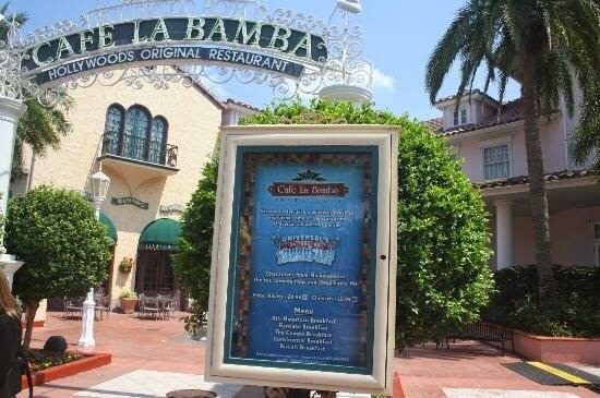 Cafe La Bamba com os personagens no Universal Studios em Orlando