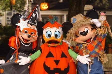 Personagens Disney no Mickey’s Not-So-Scary Halloween Party Disney