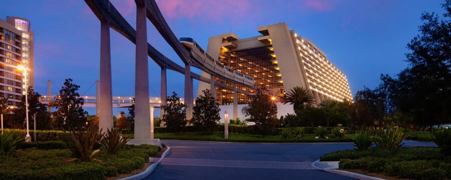Vista externa do Hotel Disney's Contemporary Resort em Orlando