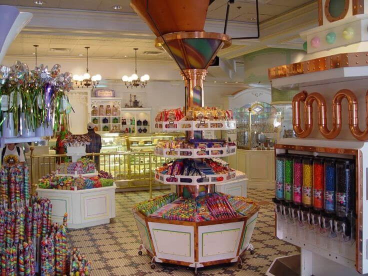 Interior da Confectionery no Magic Kingdom em Orlando 