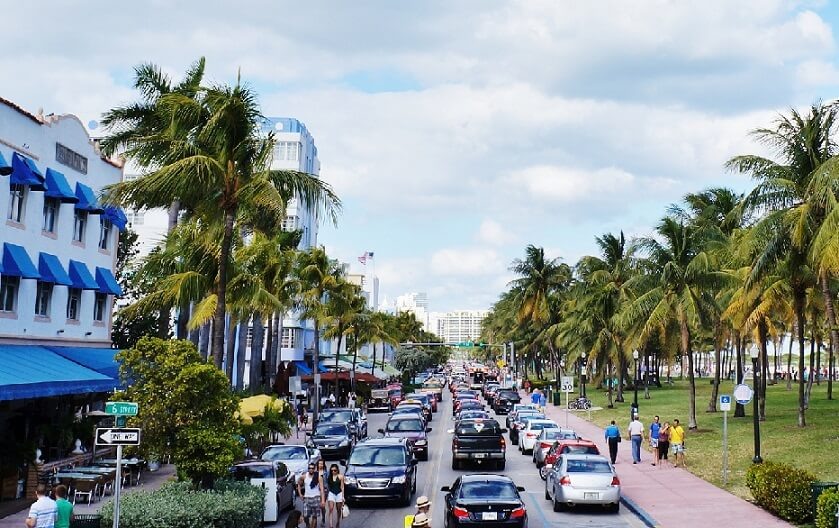 Caminhada de manhã pelo Deco District em Miami: avenidas