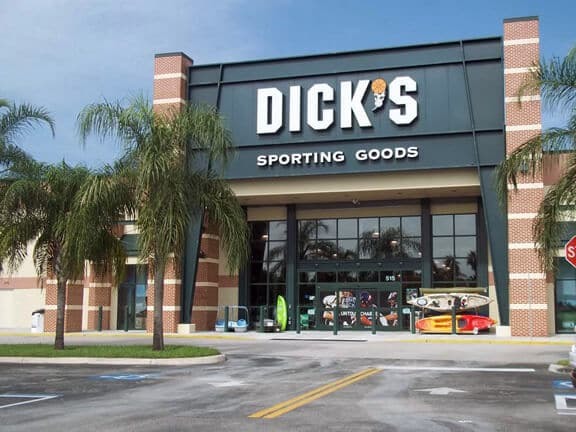 Fachada da loja de esportes DICK'S Sporting Goods em Miami