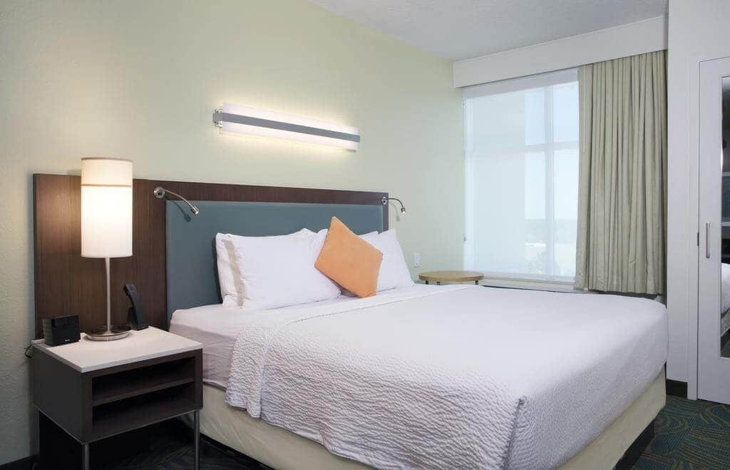 Hotel SpringHill Suites by Marriott Orlando em Kissimmee: quarto