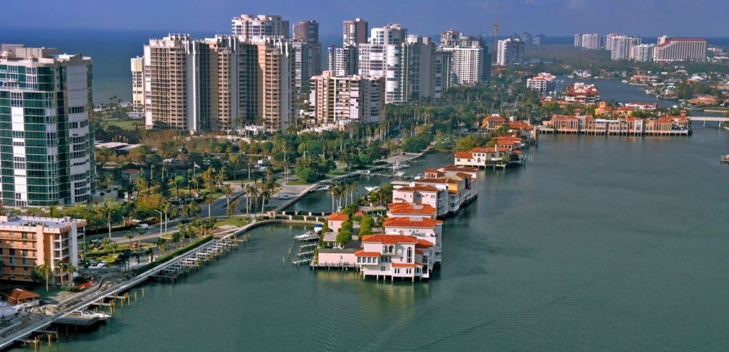 Cidades legais perto de Miami: Cidade Naples na Flórida