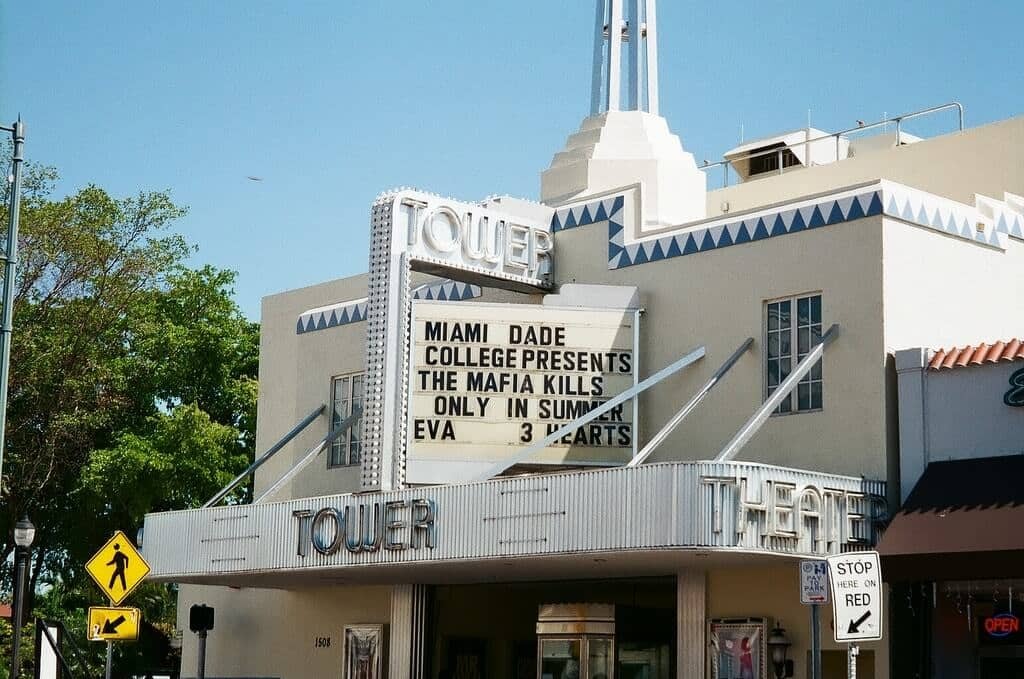 5 destaques da Calle Ocho de Litte Havana em Miami: Cinema Tower Theater