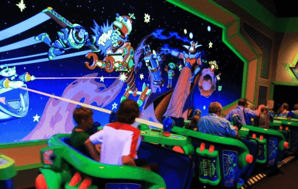  Buzz Lightyear's Space Ranger Spin na Disney 
