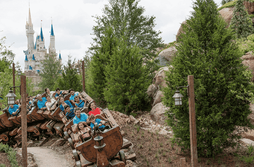 Seven Dwarfs Mine Train no Magic Kingdom na Disney