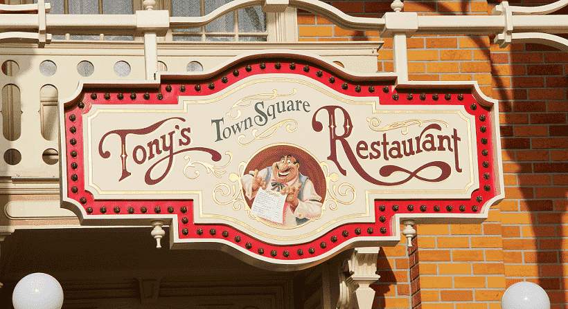  Restaurante Tony’s Town Square com a Dama e o Vagabundo