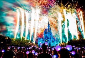 Glow With Show no Magic Kingdom Disney Orlando