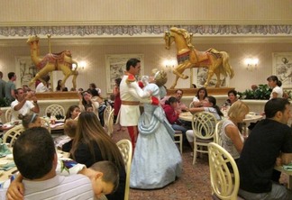 Restaurante 1900 Park Fare na Disney | Cinderela e Alice