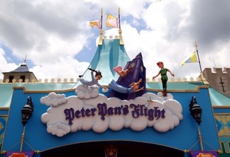 Fila interativa no brinquedo Peter Pan em Orlando