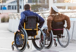 Quanto custa alugar uma cadeira de rodas em Orlando