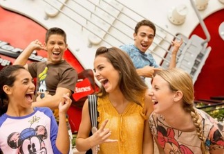 Adolescentes se divertindo na Disney em Orlando