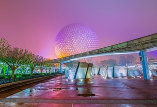Spaceshipearth no Epcot à noite na Disney Orlando