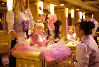 Bibbidi Bobbidi Boutique: Transforme sua filha em princesa na Disney