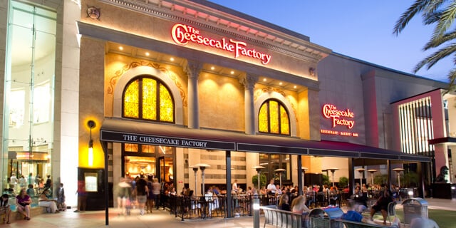 Donde comprar chocolates y dulces en Orlando: Tienda y restaurante The Cheesecake Factory en Orlando