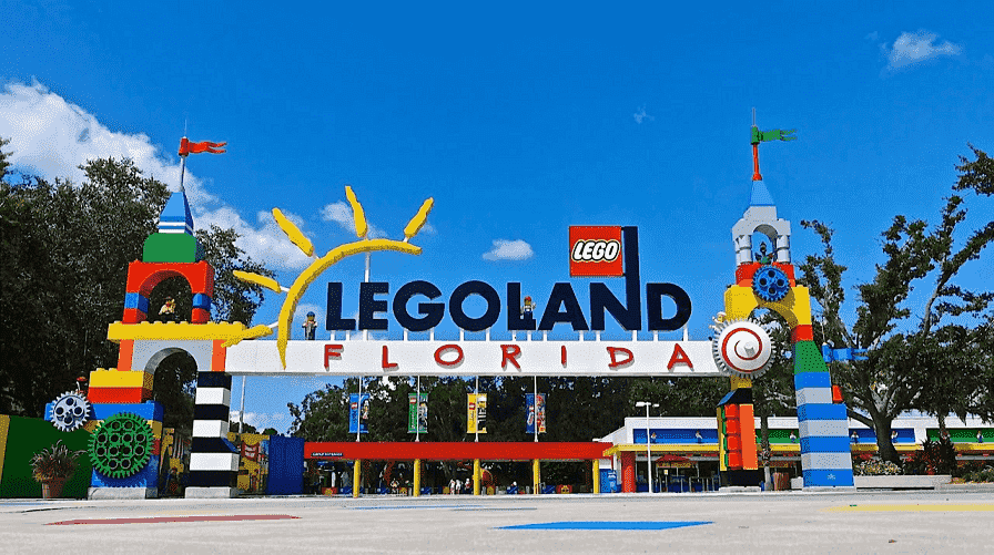 Entrada do parque Legoland Florida