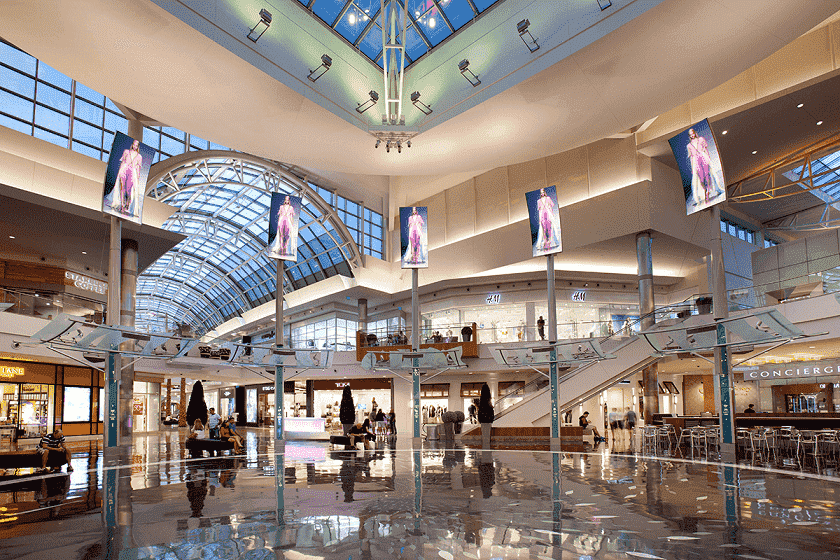 Interior do shopping Mall at Millenia em Orlando