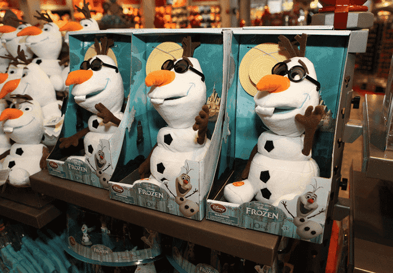 Olaf de pelúcia na loja World of Disney