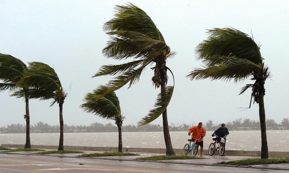Furacão e tempestade em Miami