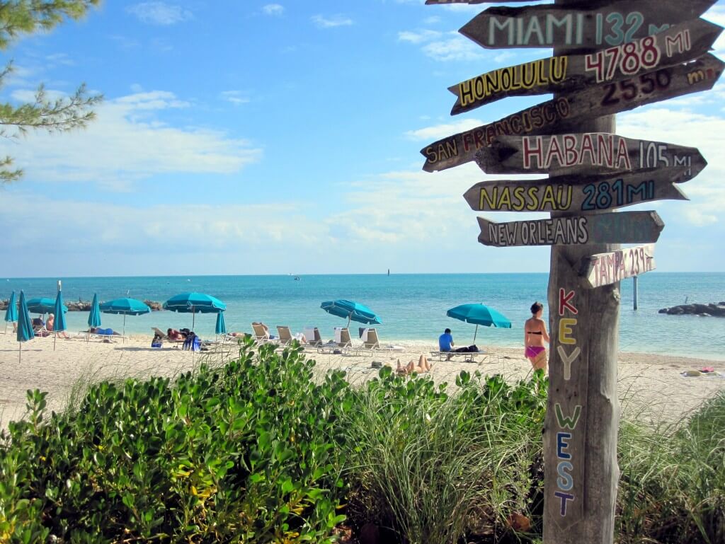 Placa em praia de Key West
