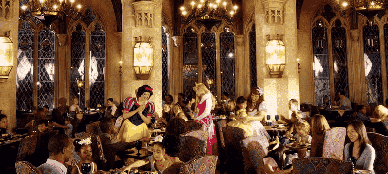 Princesas no Cinderella's Royal Table no Magic Kingdom da Disney em Orlando
