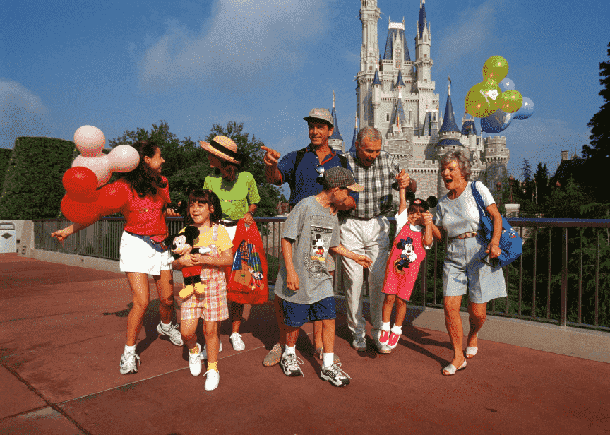 Família com a melhor idade 60+ na Disney