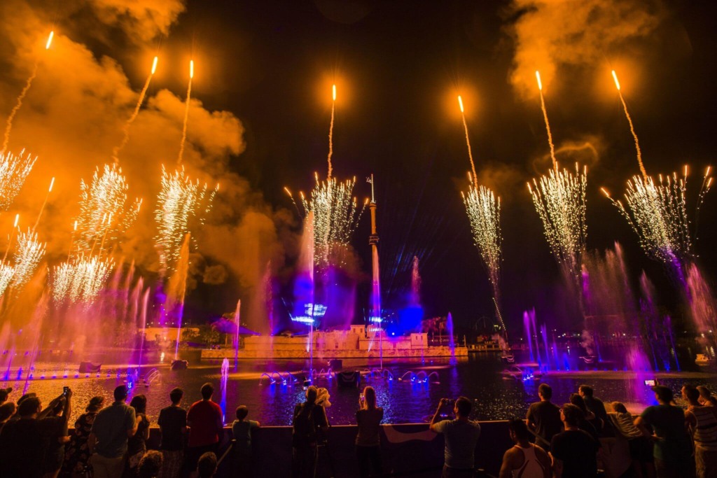 Fogos de artifício do Electric Ocean: o evento de verão do parque SeaWorld Orlando