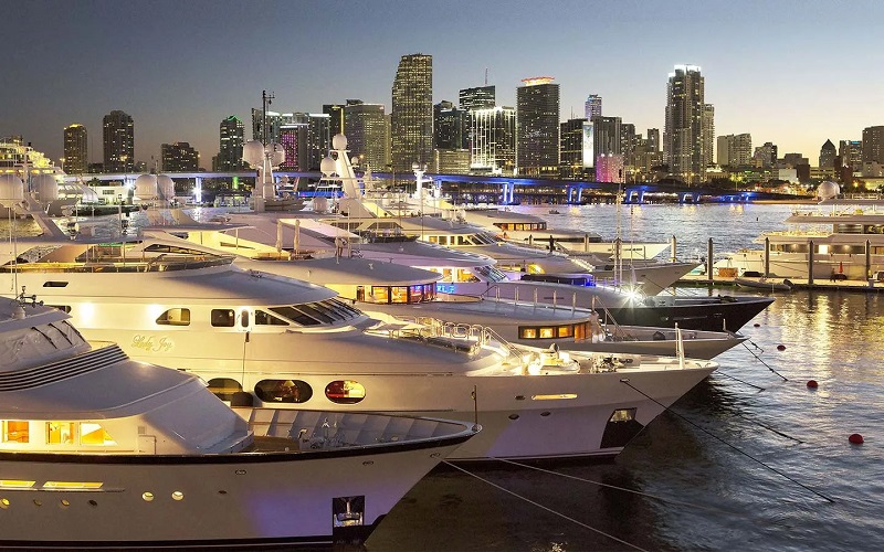 Barcos do Miami International Boat Show