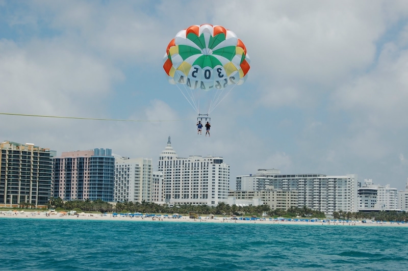 Vista do parasailing em Miami