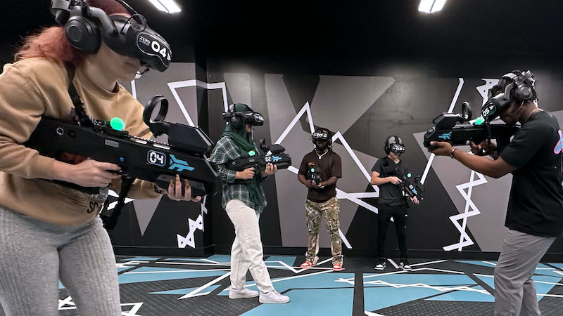 Zero Latency VR na atração Max Action Arena no ICON Park em Orlando