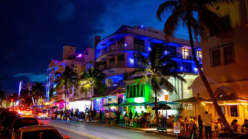 Ocean Drive à noite em Miami