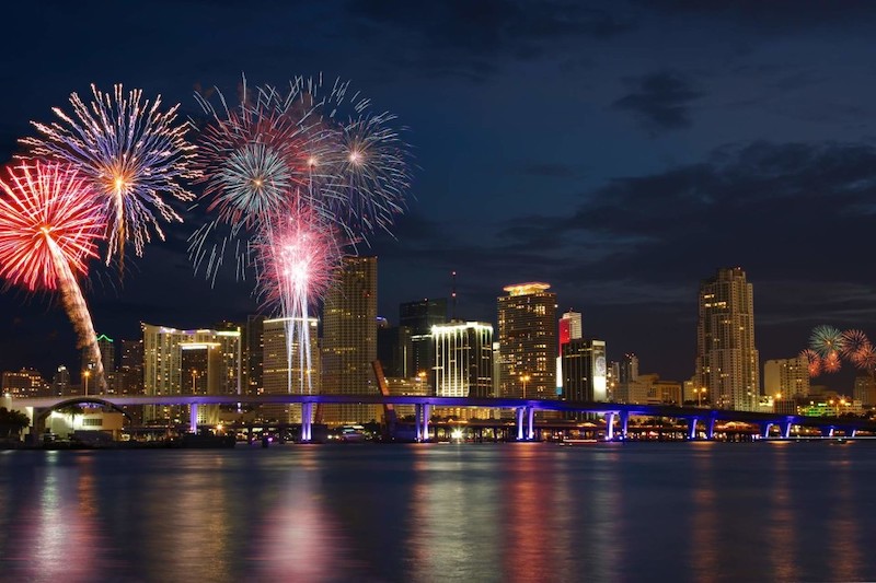 Fogos de artifício no Independence Day em Miami